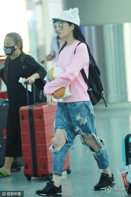 娄艺潇变装视频完整版2018,变装秀娄艺潇