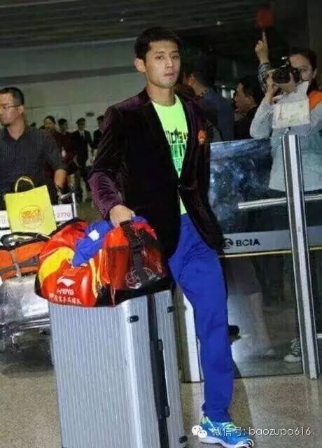 喜欢荧光绿的鞋子,张继科为什么喜欢小蓝鞋