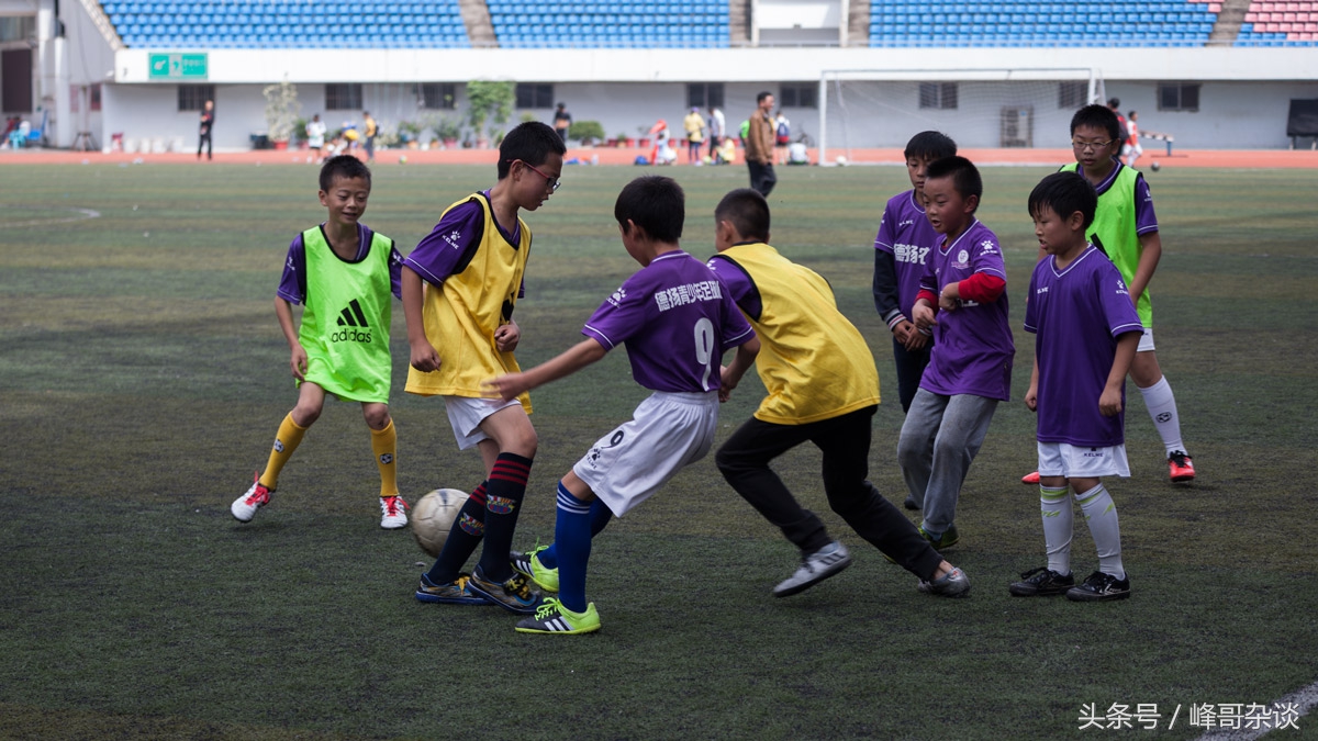 昭通足球小队员:誓言要做国足接班人