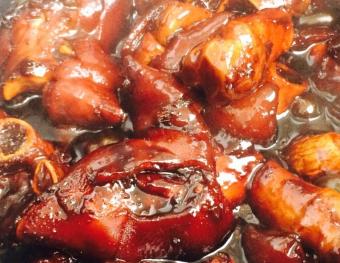 简单又好吃的酱香猪蹄,卤出劲道的猪蹄