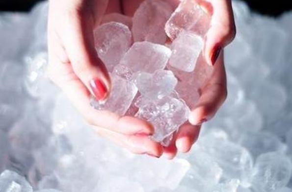 如何慢慢的让黑眼圈消失,4个简单方法轻松告别黑眼圈