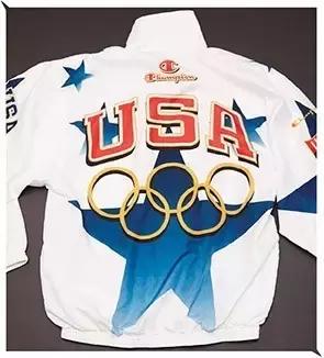 穿了一件特别新的卫衣,穿了一件很喜欢的卫衣