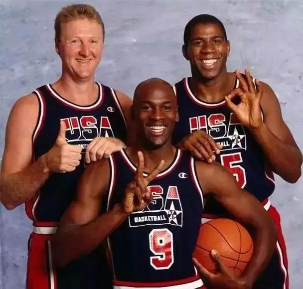 穿了一件很喜欢的卫衣,champion卫衣连帽和圆领