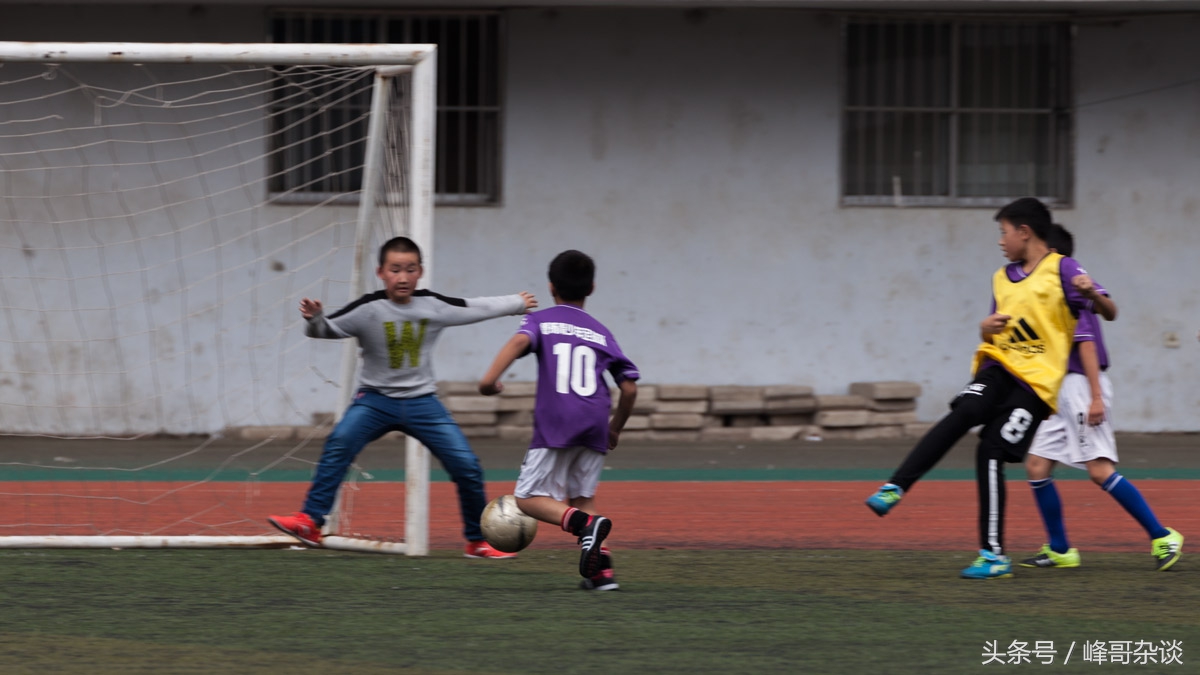 昭通足球小队员:誓言要做国足接班人