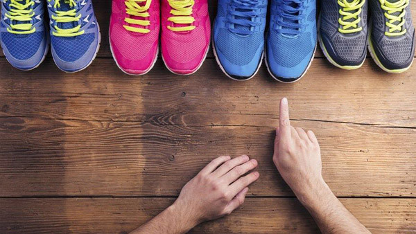 长期跑步穿什么类型的跑步鞋好,跑步爱好者如何选择跑鞋