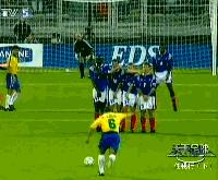 盘点足坛15个超远吊射,卡洛斯的诡异任意球