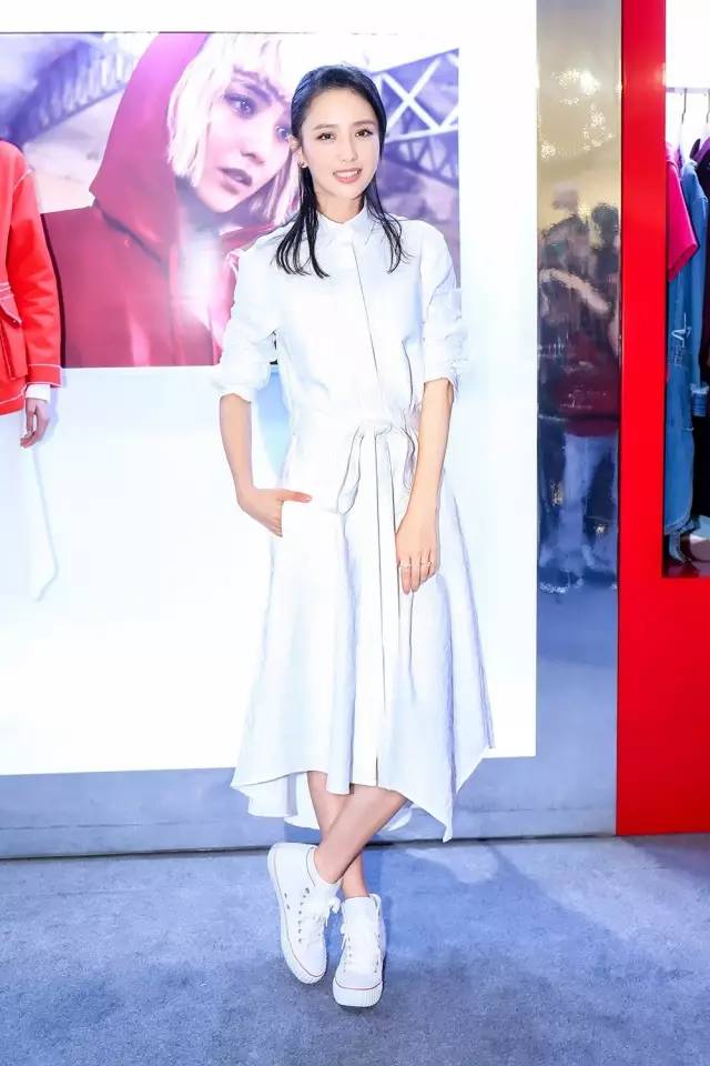 丫丫佟丽娅出席微博之夜,丫丫佟丽娅的各种造型美翻众人