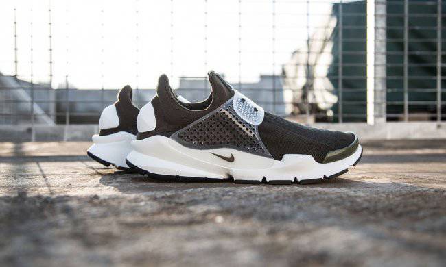 一脱鞋就熏晕姑娘？穿这2款鞋的男人不用试就知道床品好｜基本款