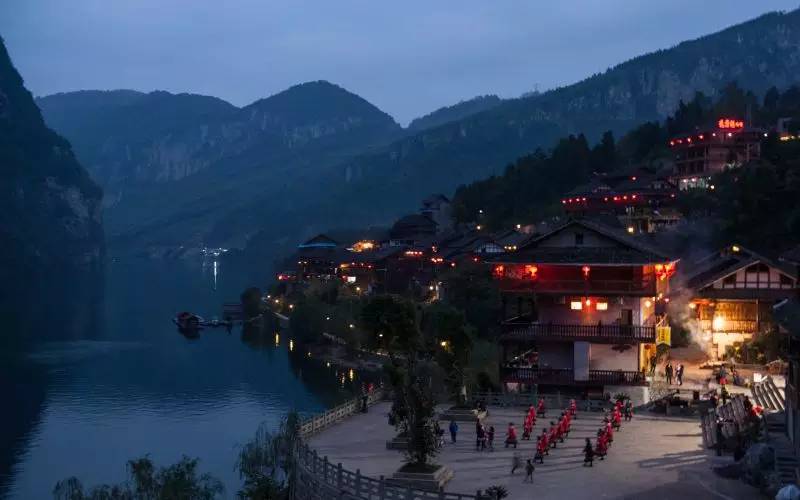 重庆五一小长假旅游推荐 (重庆国庆3天古镇游)