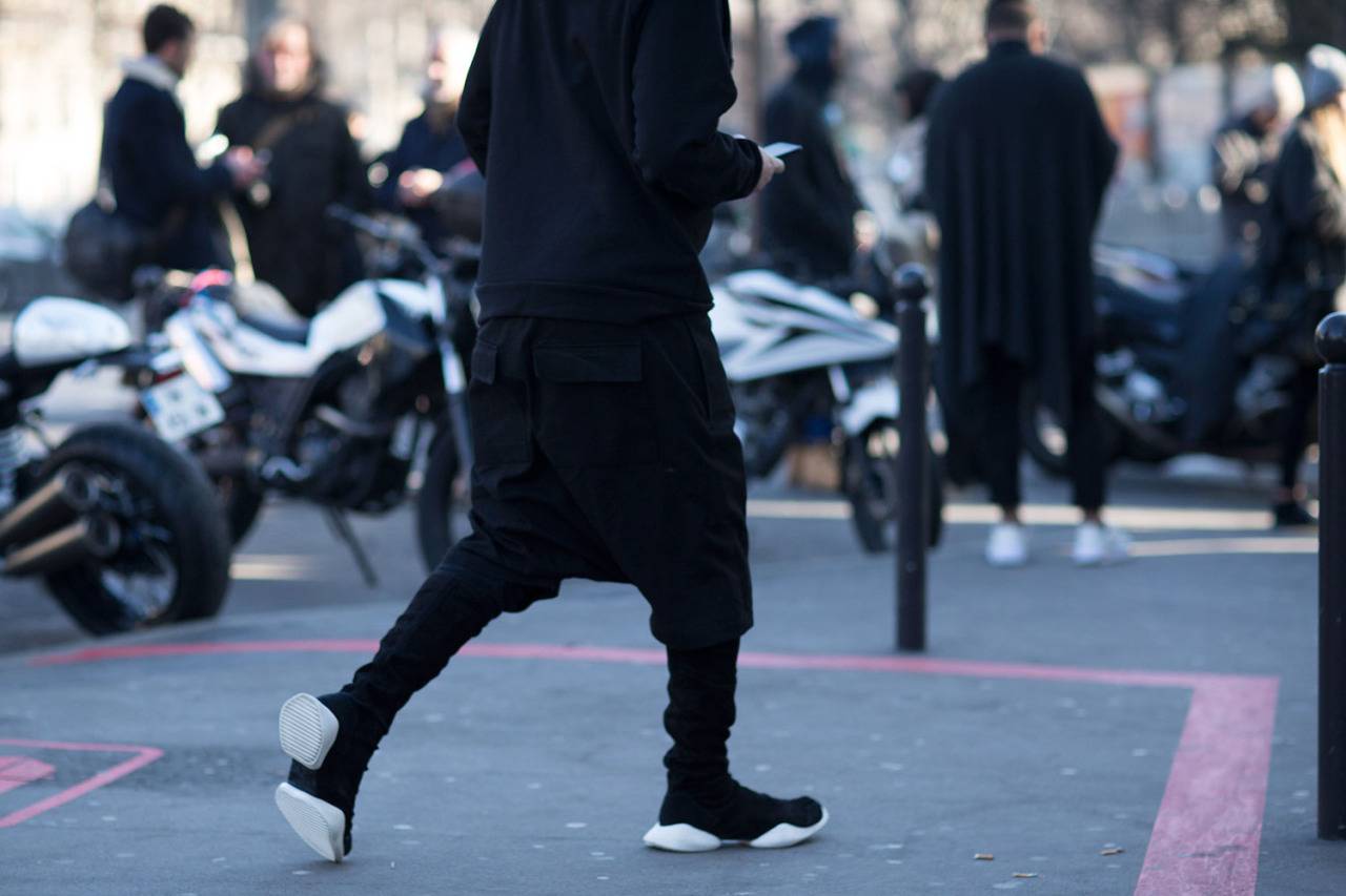 一脱鞋就熏晕姑娘？穿这2款鞋的男人不用试就知道床品好｜基本款