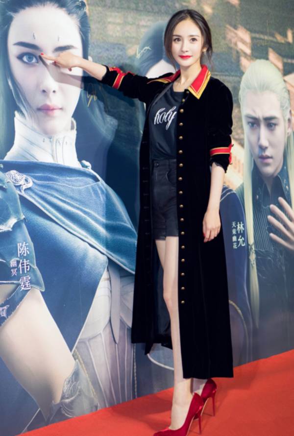 杨幂唐嫣对决,杨幂刘嘉玲撞衫