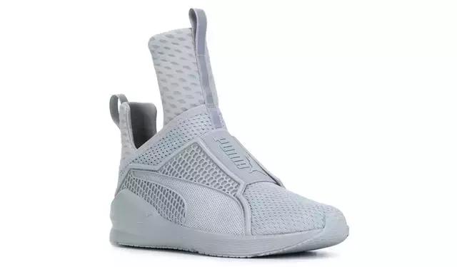 宋佳刘雯同款拖鞋,刘雯袁姗姗张雨绮