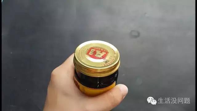 瓶盖内垫胶粘不紧怎么处理,塑料瓶盖滑丝拧不开小妙招