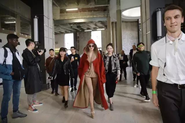 适合自己才是时髦,真正的时髦是刻在骨子里的