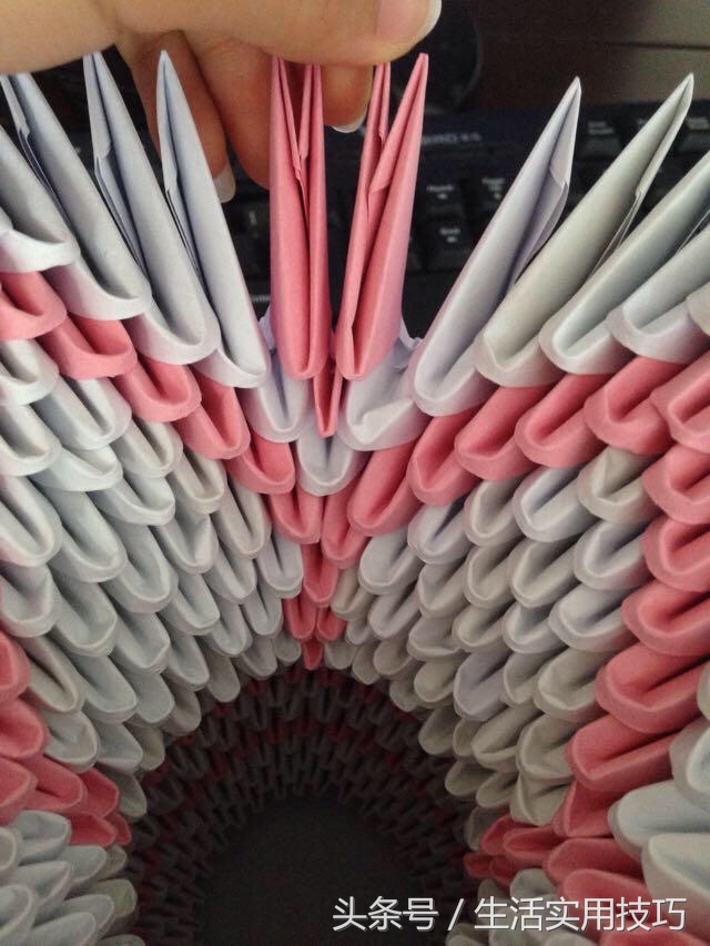 手工折纸花篮教程简单漂亮,幼儿手工花篮折纸的制作方法