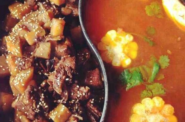 西安城墙从哪道门出去有美食街,西安城墙有个当地美食像肥肠一样