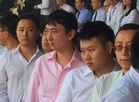 读书没用？首富王健林送“国民老公”王思聪留学读书比谁都会玩