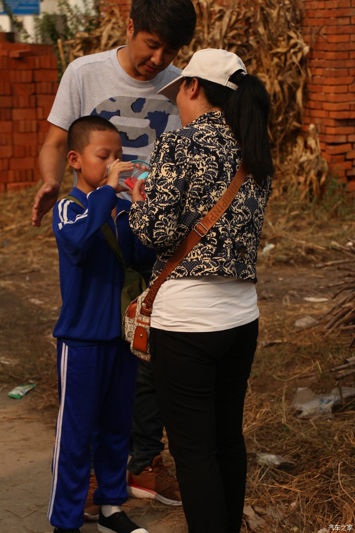 圆梦ING陪老爸赴唐山感受《圆梦威利斯》拍摄