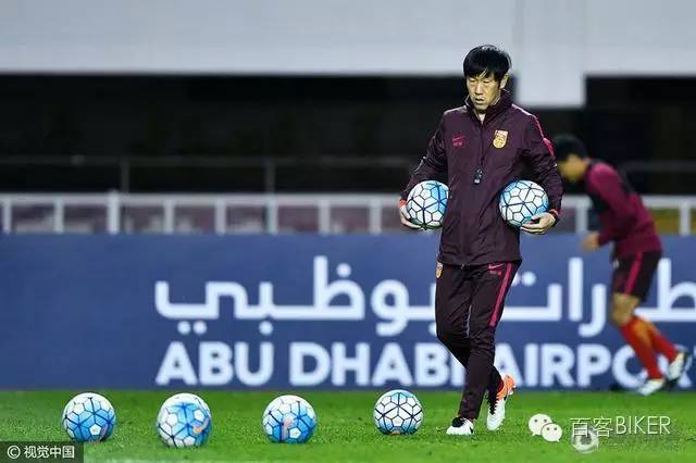 今晚，来百客坐看国足拿啥去拼“乌鸡”？