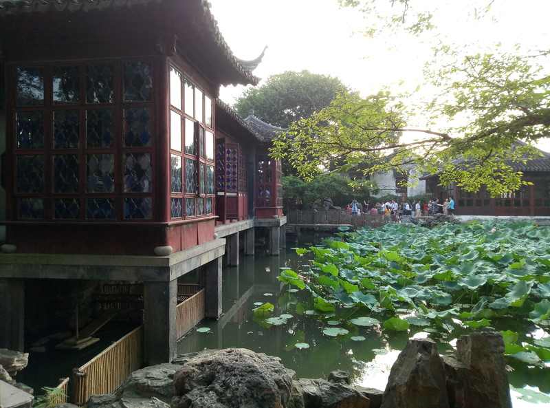 趁年轻尽情的玩,趁年轻多玩投影仪