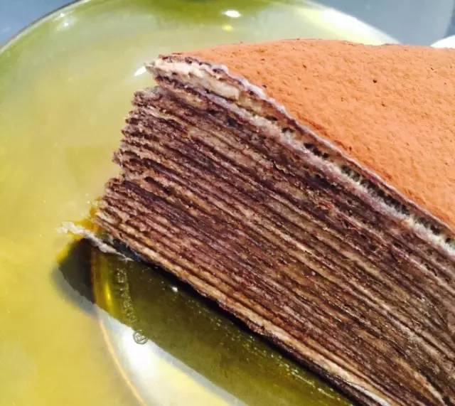 No.8吃巧克力的时候，整个人都要融化了