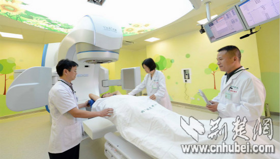 “速锋刀”华中地区首秀精准狠秒杀肿瘤造福癌症患者