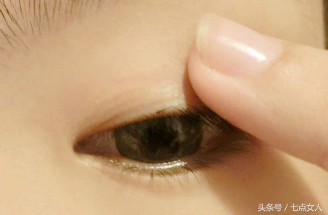 新手学化妆必备品和步骤,程十安推荐的新手化妆步骤