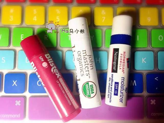 润唇又带颜色的唇膏,什么牌子的唇膏润唇最好