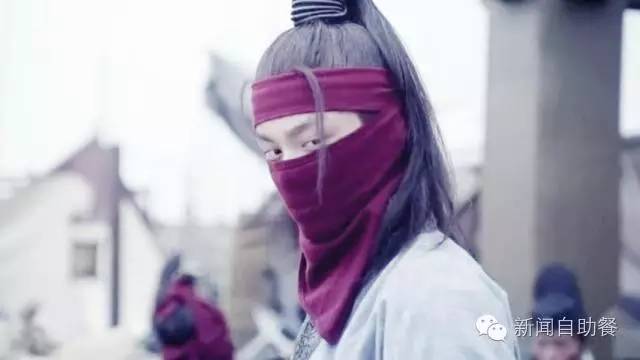 我的天哪，鹿晗、李易峰、杨洋、彭于晏都来踢球了！