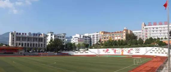 王朴中学校园美景,北碚区王朴中学