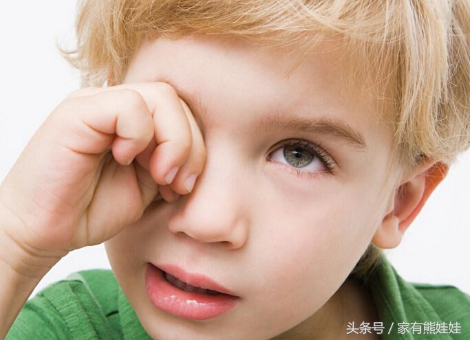 宝宝眼屎多妈妈饮食需注意什么,宝宝出眼屎小妙招