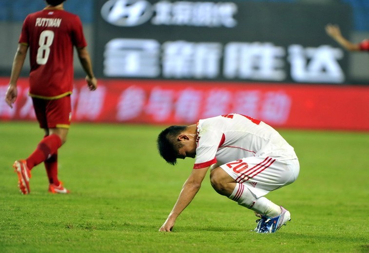 里皮中国国脚完整视频,里皮国足掷界外球