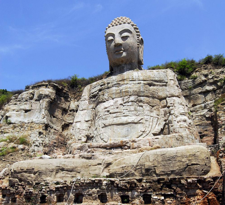 十三尊巨佛是什么,中国的十三尊巨佛