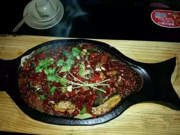 到万州吃烤鱼,重庆烤鱼正宗做法
