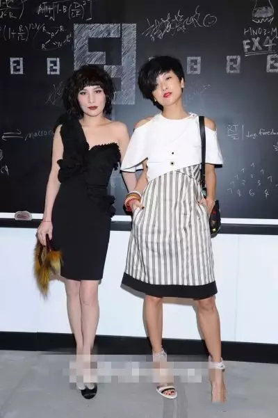 杩峰够楗眬浜嬩欢,杩峰够楗眬