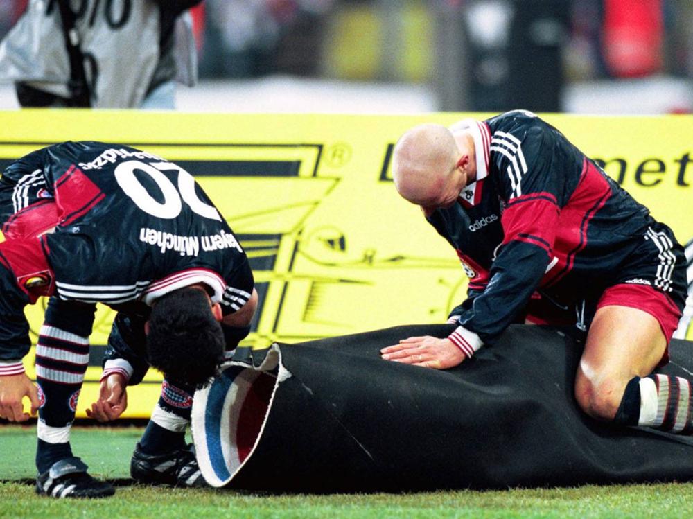 科斯塔进球时肘击佩佩,科斯塔点球破门视频