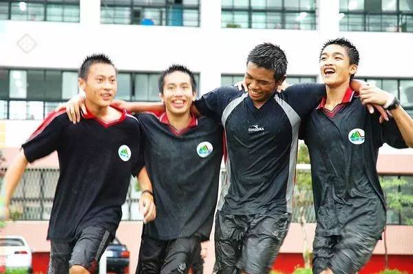 想走出“国足阴影”？这群热血燃梦的足球小将能帮你