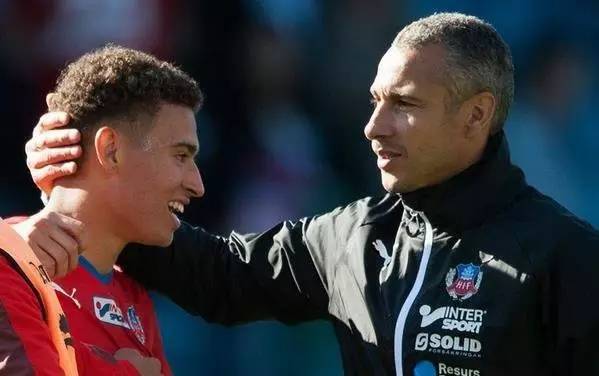 上阵父子兵足球门将,球赛中的上阵父子兵