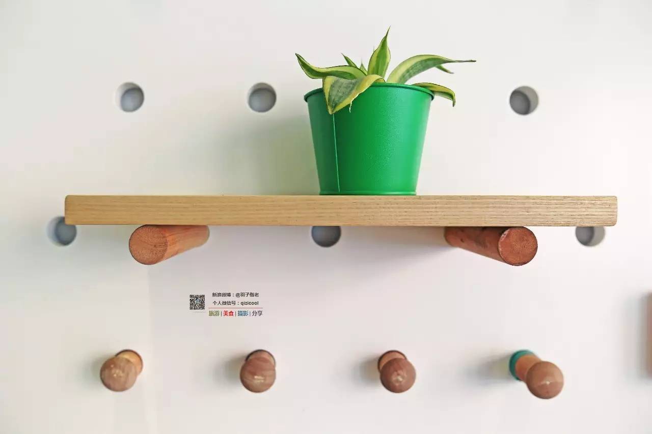 这一家酒店有门童，叫“白手套”。