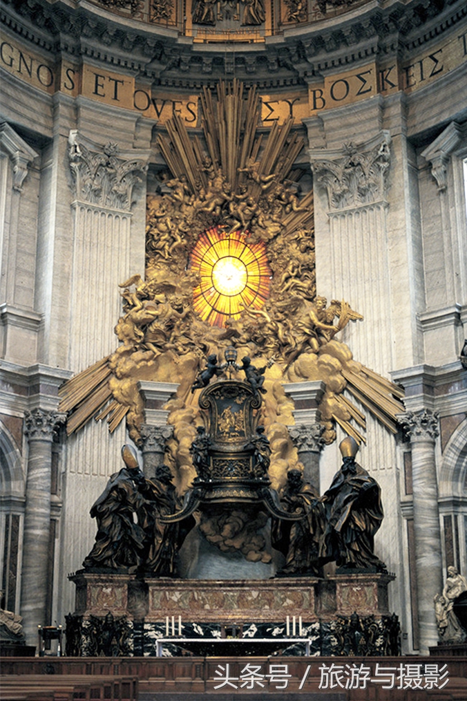 梵蒂冈圣彼得大教堂铁门,梵蒂冈圣彼得大教堂图片