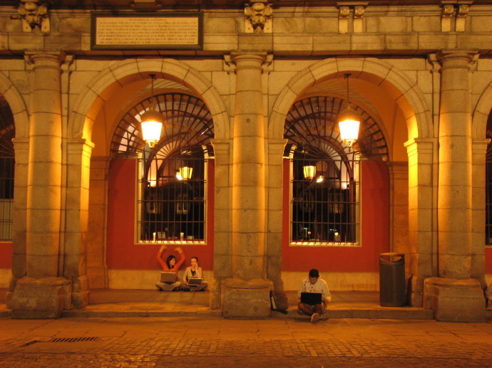 马德里不可思议镜面,马德里不可思议卡点