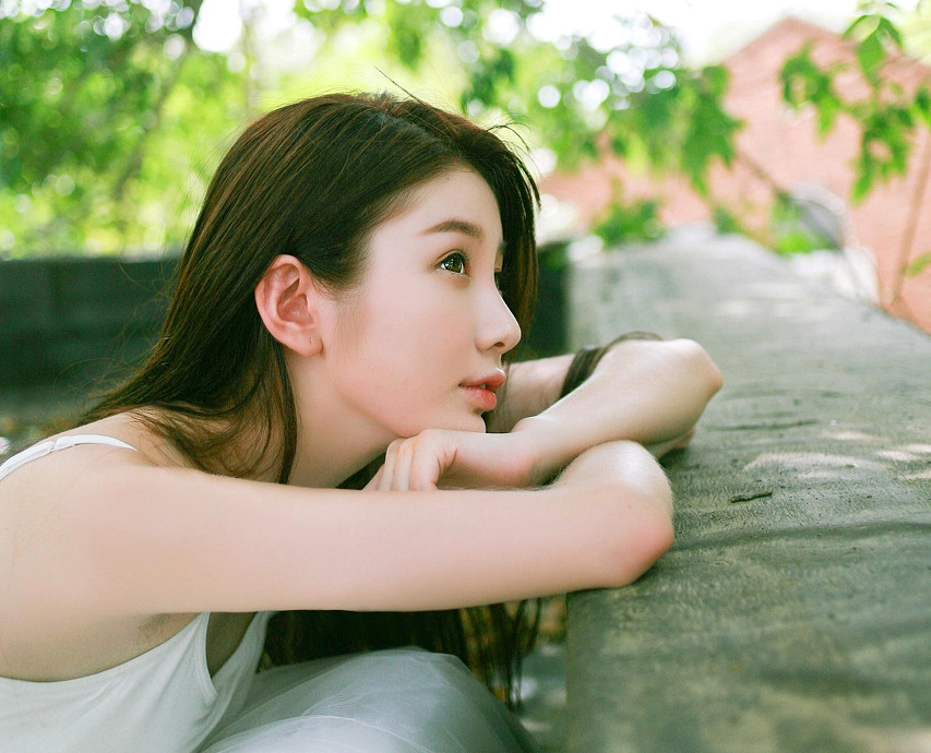 小说：离陌以为她厌恶夜曦，直到生死之际她才看清楚自己的真心