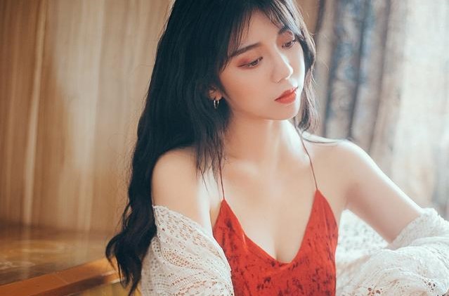 小说：小伙请发小出门吃饭，被前女友看到，前女友诋毁对方是小三