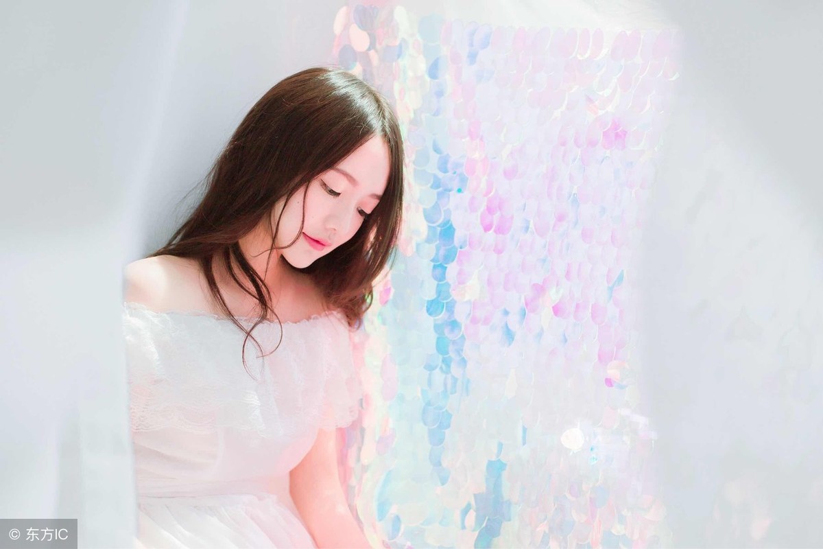 小说：女鬼手指一勾，躺在地上的小伙就飞入女鬼的怀中