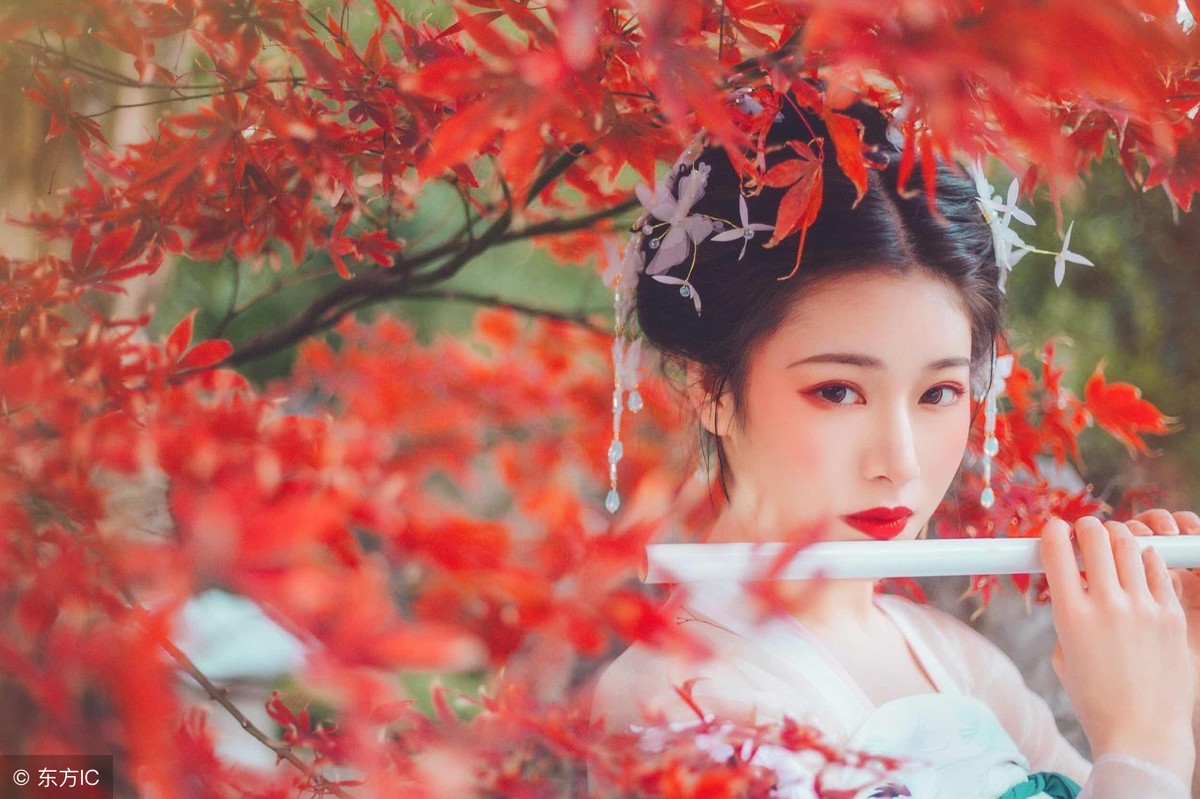 小说：家里穷的农女帮大小姐治好脸，掌柜给她五两报酬，她却不要