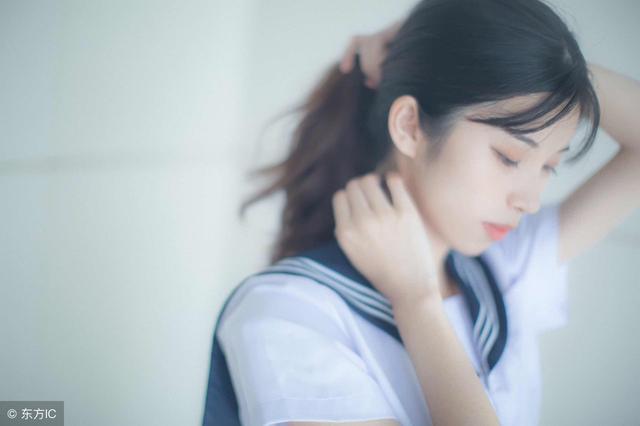 小说：离开家不过一年时间，回来时，她发现房间里堆满继姐的东西