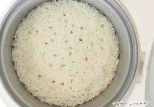 饭没煮熟夹生饭怎么补救,煮不熟的米饭吃了怎么办