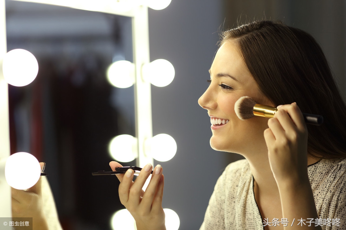 蜜粉散粉定妆喷雾哪个定妆效果好,粉饼散粉蜜粉定妆喷雾有什么区别