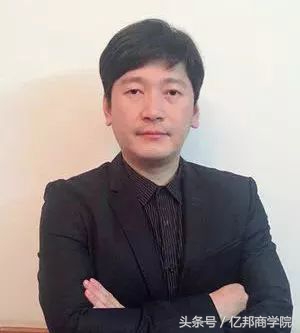 上线一年融资15亿，看它如何抢人、抢货！