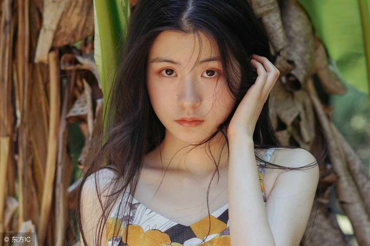 小伙掏出一个银针,小伙银针救下老头完整版